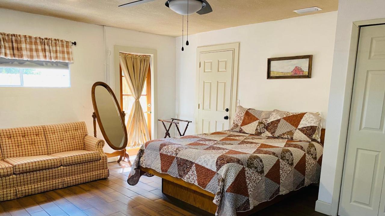 Апартаменты Chic Cozy Country Cot Лейк-Плэсид Экстерьер фото