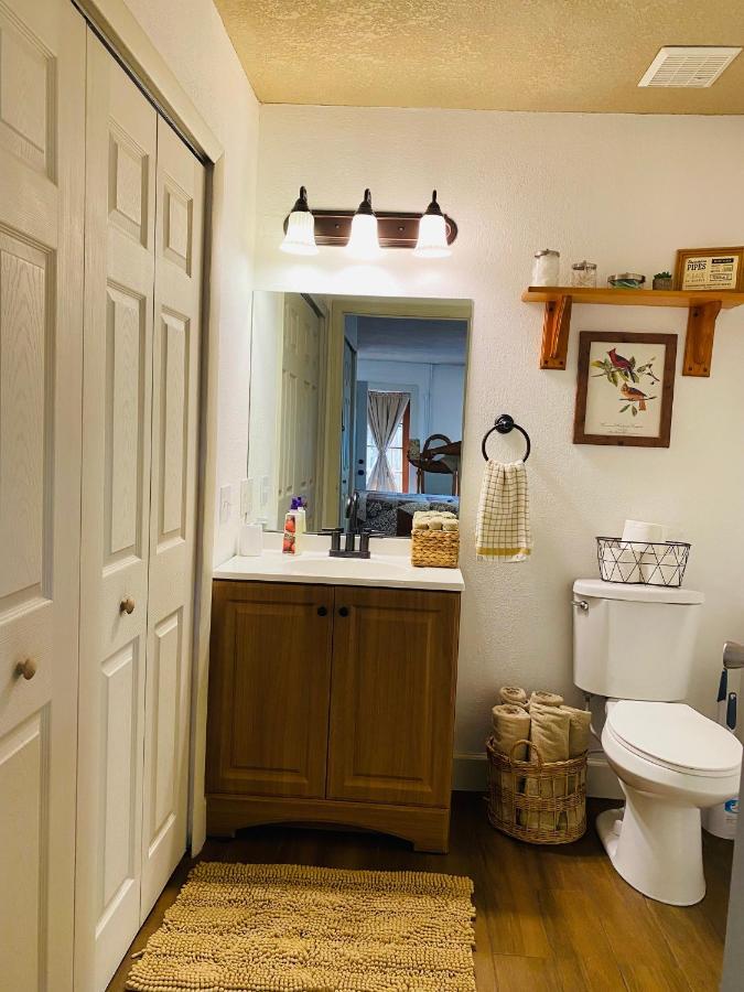 Апартаменты Chic Cozy Country Cot Лейк-Плэсид Экстерьер фото